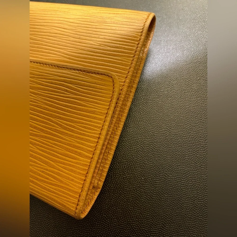 Louis Vuitton Malletier Yellow Epi Porte Tresor International Wallet RARE
